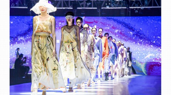 面料與設(shè)計(jì)靈感碰出火花，廣州國際輕紡城“時尚源創(chuàng)平臺”舉行專場發(fā)布