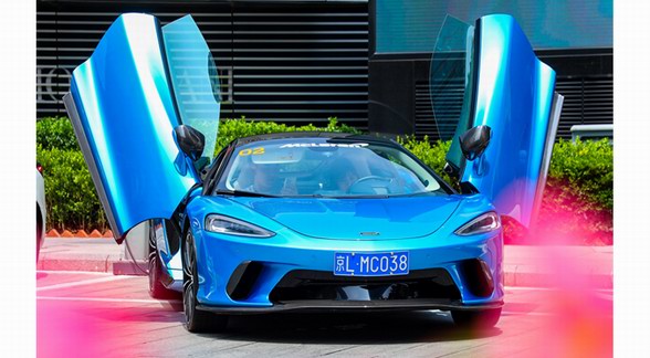 邁凱倫“星云騎士”駐臨北京華貿(mào)中心，以潮流顛覆認(rèn)知，遨賞非凡型格