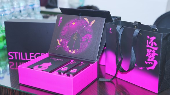 還鷺以“東方治愈美學”亮相巴黎時裝周 演繹沉香文化的當代復興