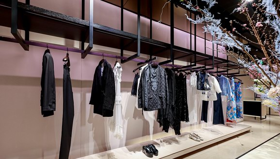 靜野藏詩 夏姿陳26春夏新品預(yù)覽亮相上海